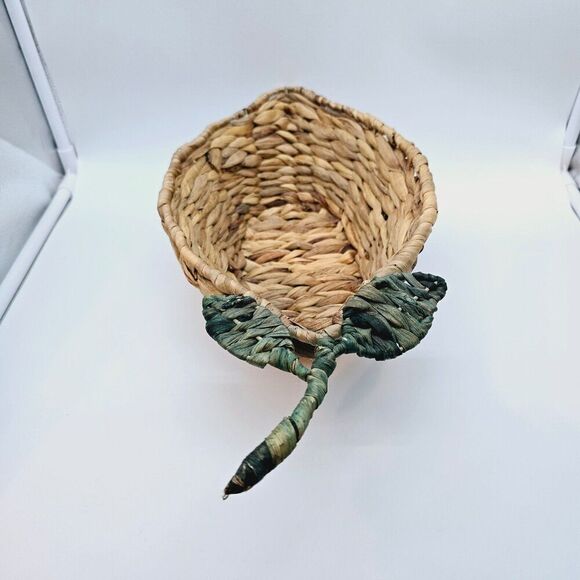 Natural Woven Basket with Leaf Accent - Picture 4 of 12